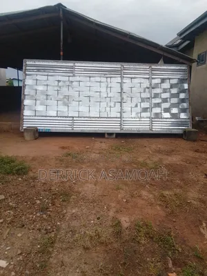 Fence Gate Pushing