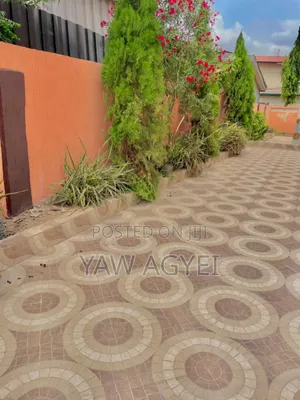 2bdrm Apartment in Exponent, School Junction for rent
