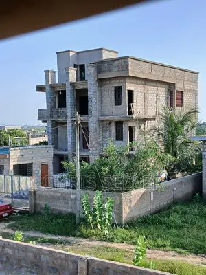 6bdrm Mansion in Prampram for sale