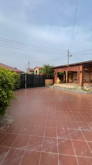 3bdrm Maisonette in Amasaman for rent