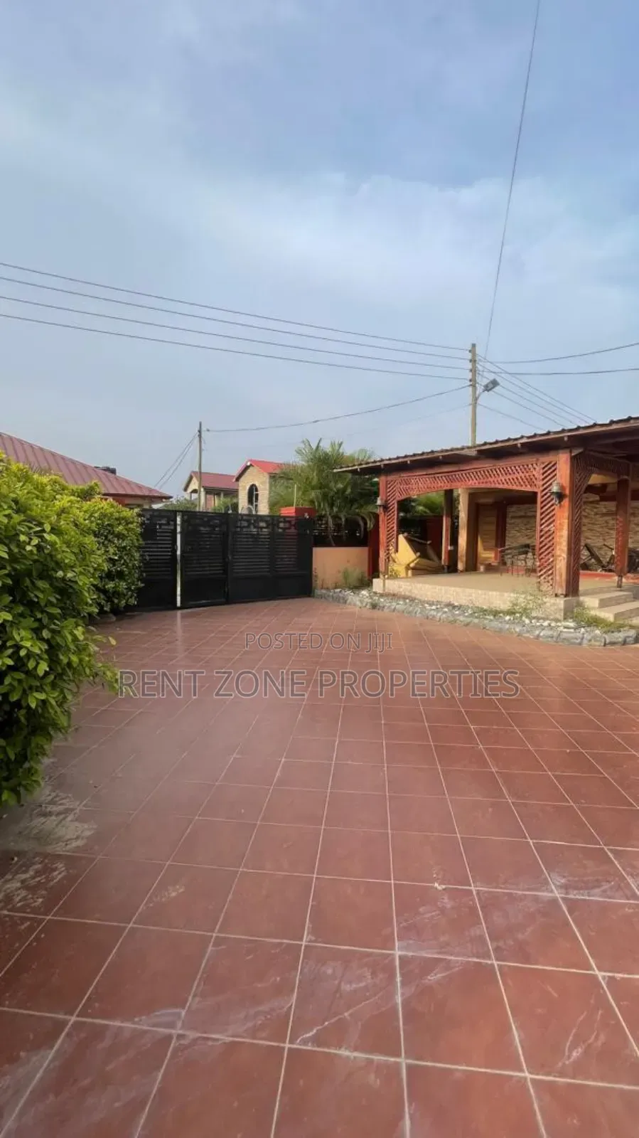 3bdrm Maisonette in Amasaman for rent