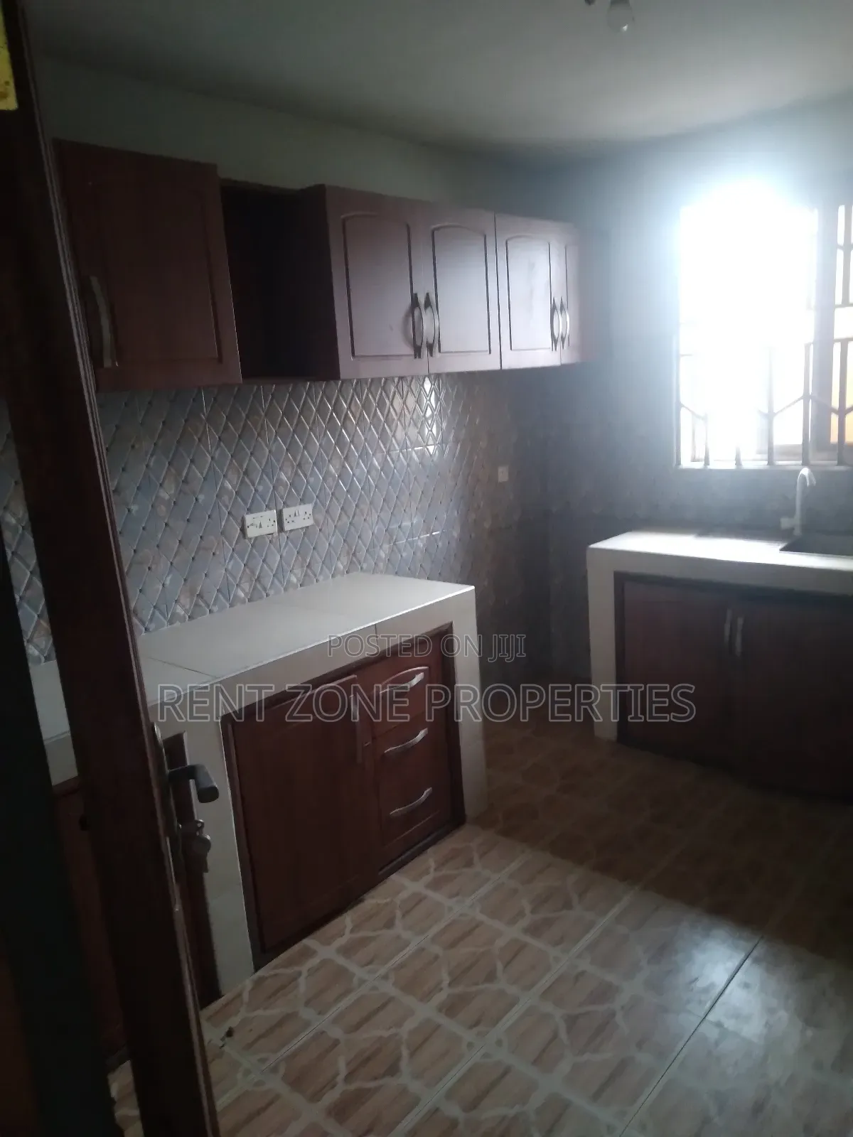 3bdrm Maisonette in Amasaman for rent