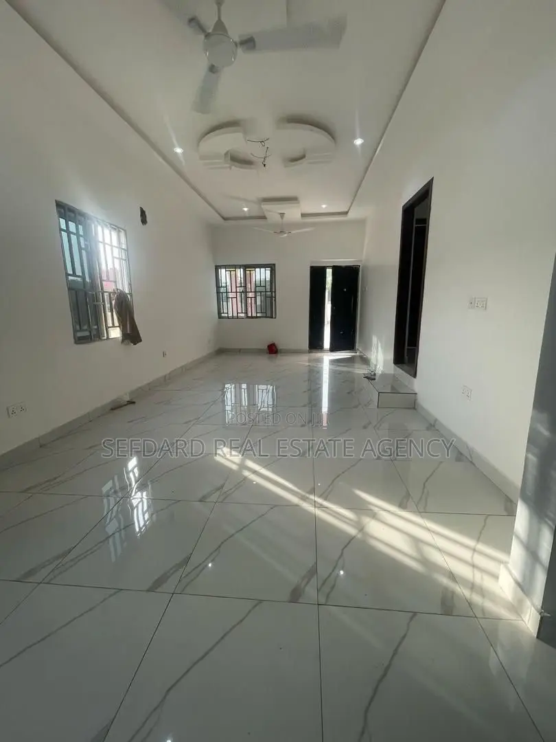 3bdrm House in Sefdard Properties, Kwabenya for sale