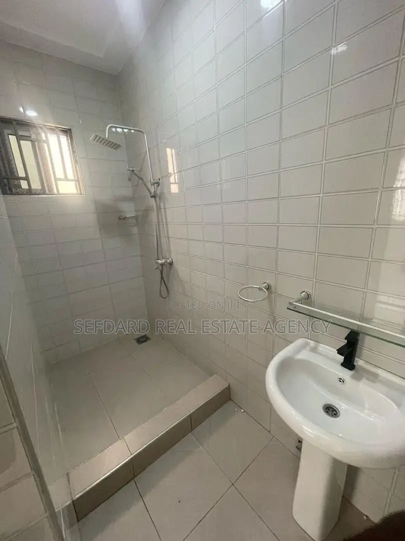 3bdrm House in Sefdard Properties, Kwabenya for sale