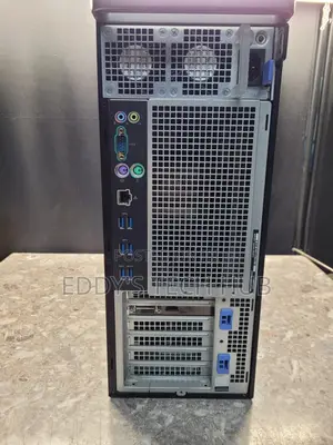 Desktop Computer Dell Precision 5820 32GB Intel Xeon SSD 256GB