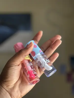 Color-Changing Lipglosses