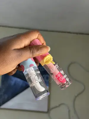 Color-Changing Lipglosses
