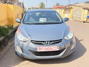 Hyundai Elantra GLS Sedan FWD (1.8L 4cyl 6A) 2013 Gray