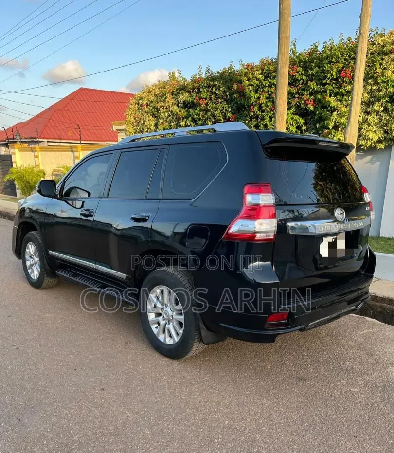Toyota Land Cruiser Prado 2016 Black