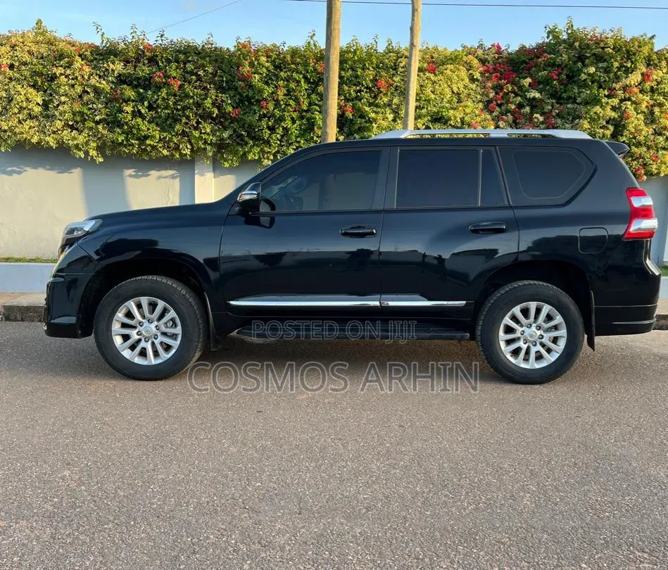 Toyota Land Cruiser Prado 2016 Black