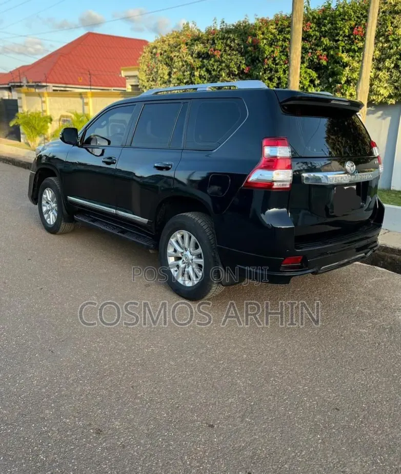 Toyota Land Cruiser Prado 2016 Black