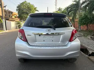 Toyota Vitz 1.3 AWD 5dr 2012 Silver