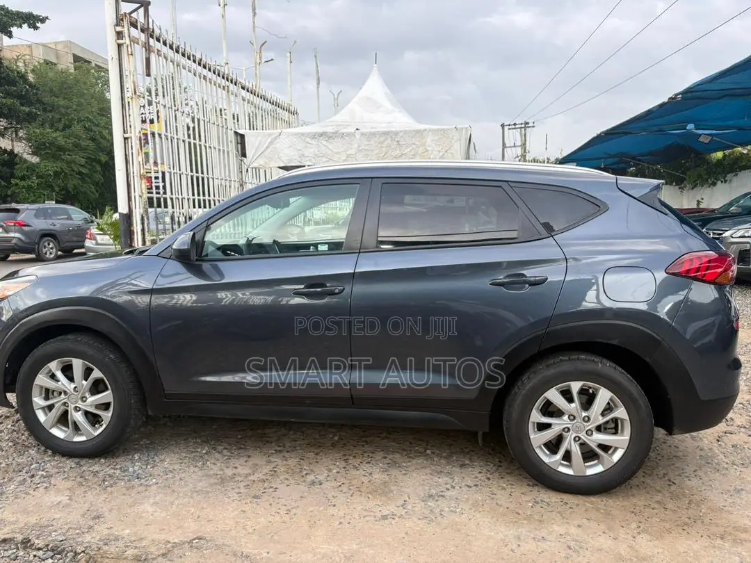 Hyundai Tucson SE 2021 Gray