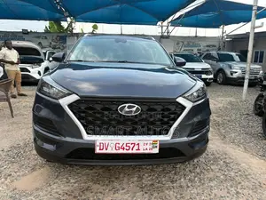 Hyundai Tucson SE 2021 Gray