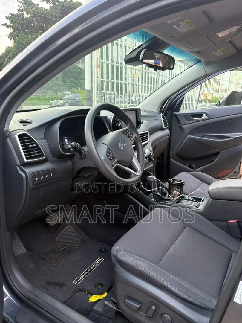 Hyundai Tucson SE 2021 Gray