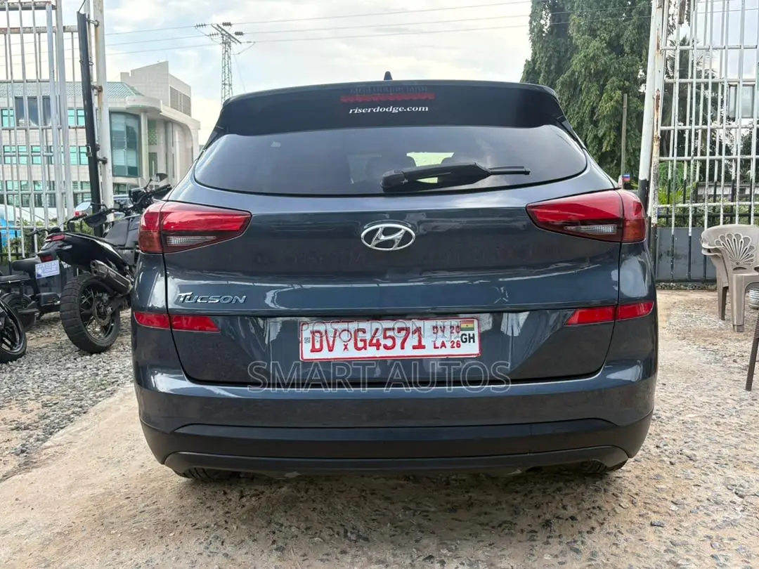 Hyundai Tucson SE 2021 Gray