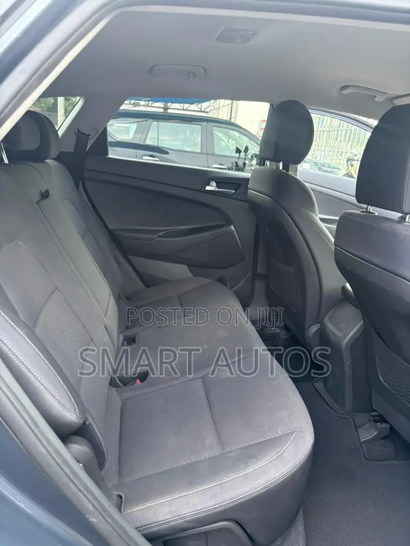 Hyundai Tucson SE 2021 Gray