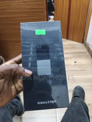 New Samsung Galaxy Z Flip5 512 GB Silver