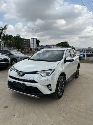 Toyota RAV4 SE AWD (2.5L 4cyl 6A) 2016 White