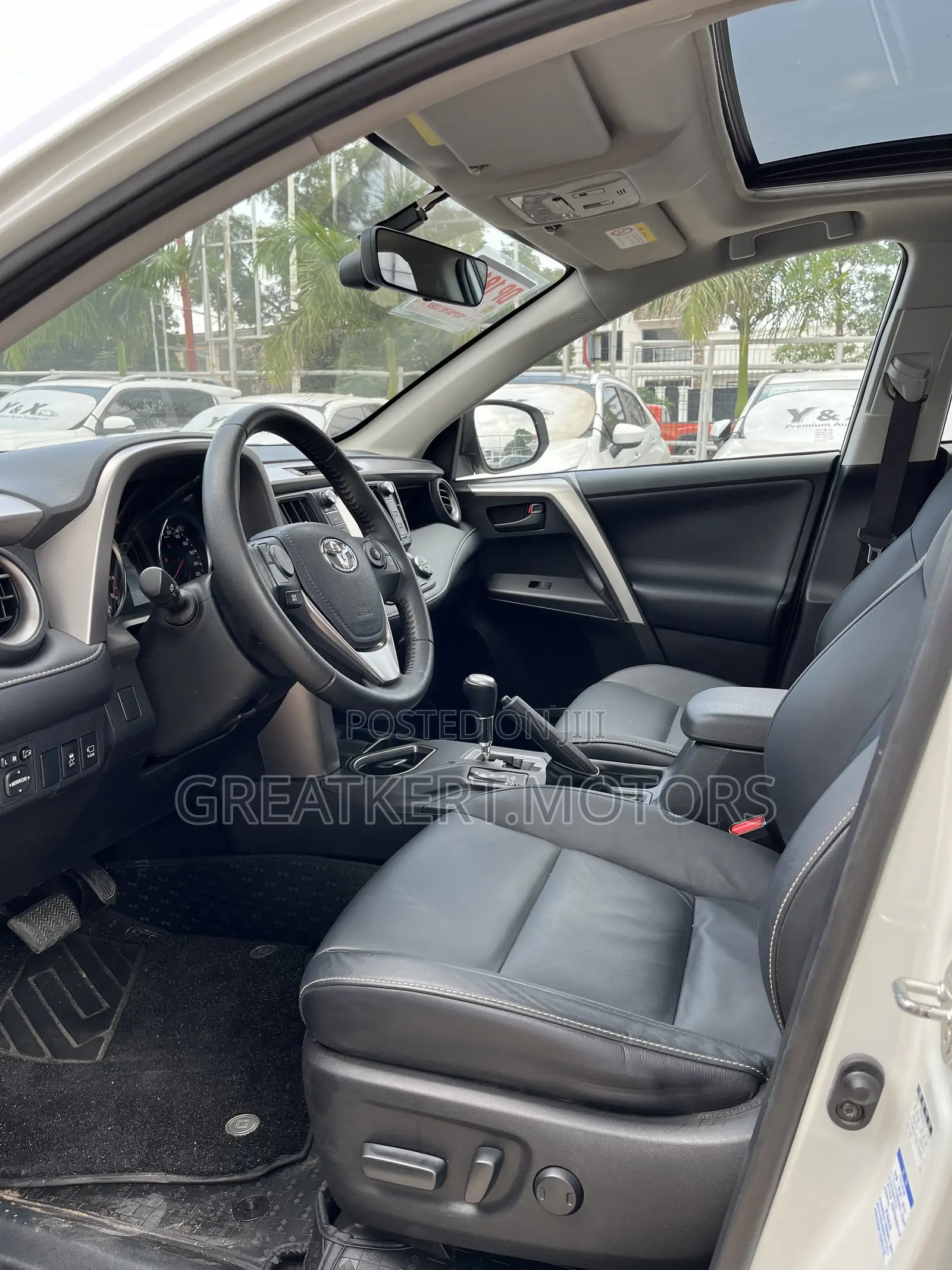 Toyota RAV4 SE AWD (2.5L 4cyl 6A) 2016 White
