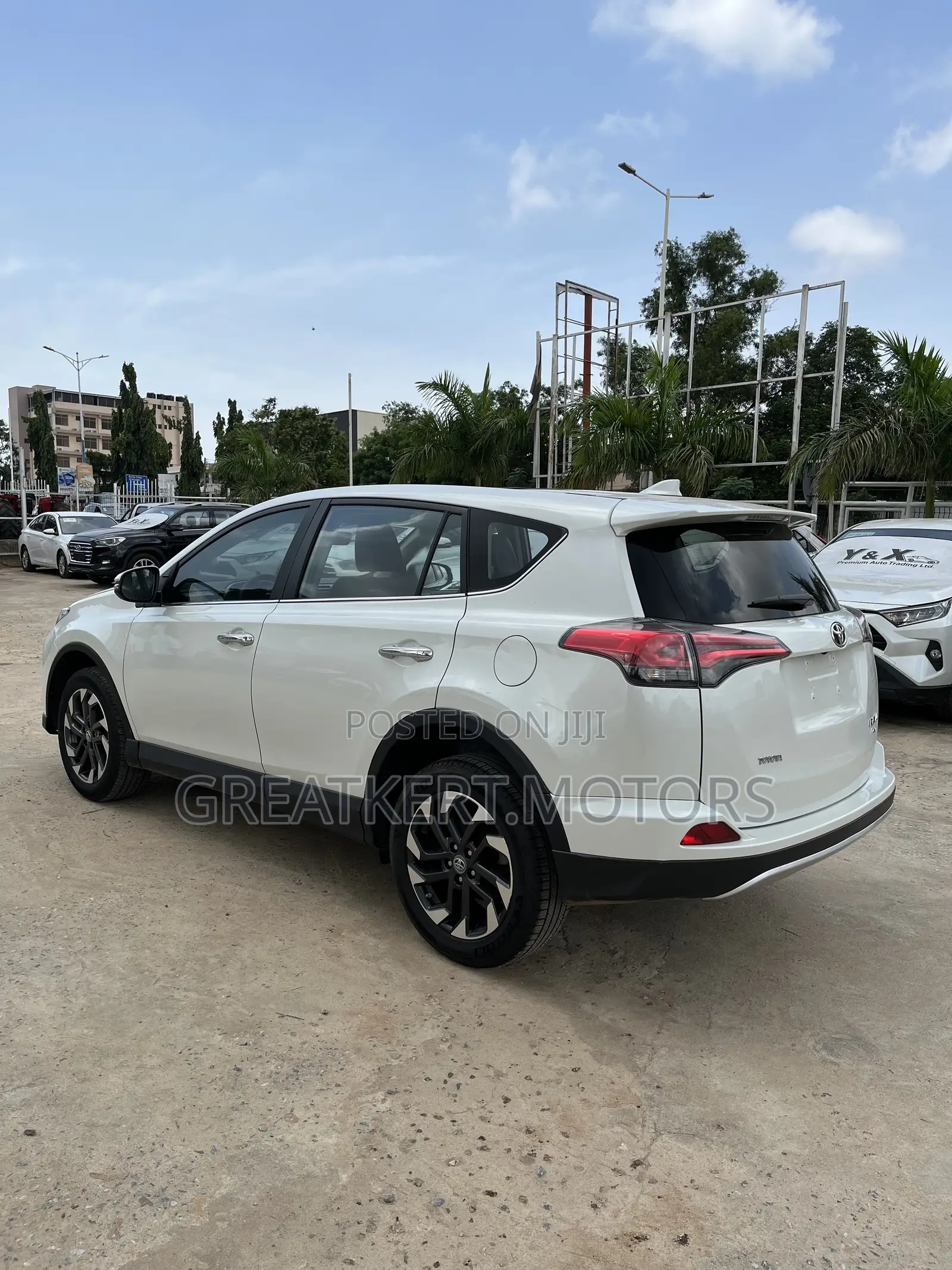 Toyota RAV4 SE AWD (2.5L 4cyl 6A) 2016 White