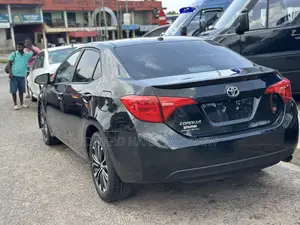 Toyota Corolla S 4dr Sedan (1.8L 4cyl CVT) 2015 Black