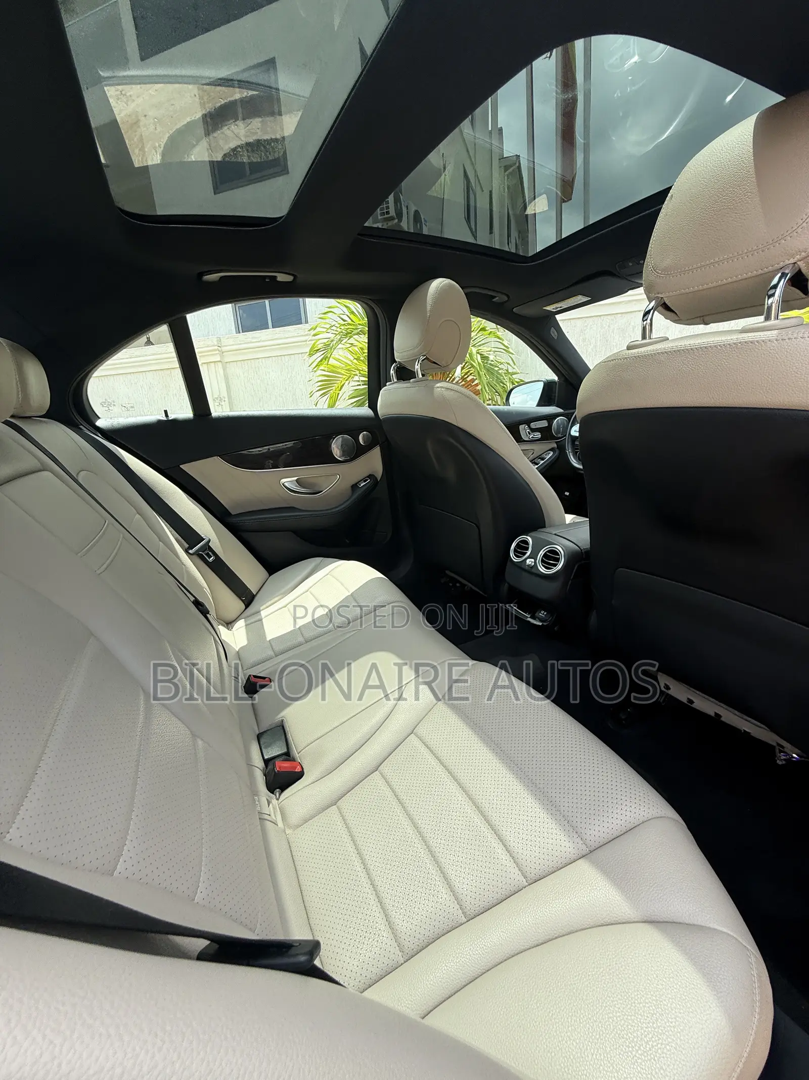 Mercedes-Benz C300 2019 Blue
