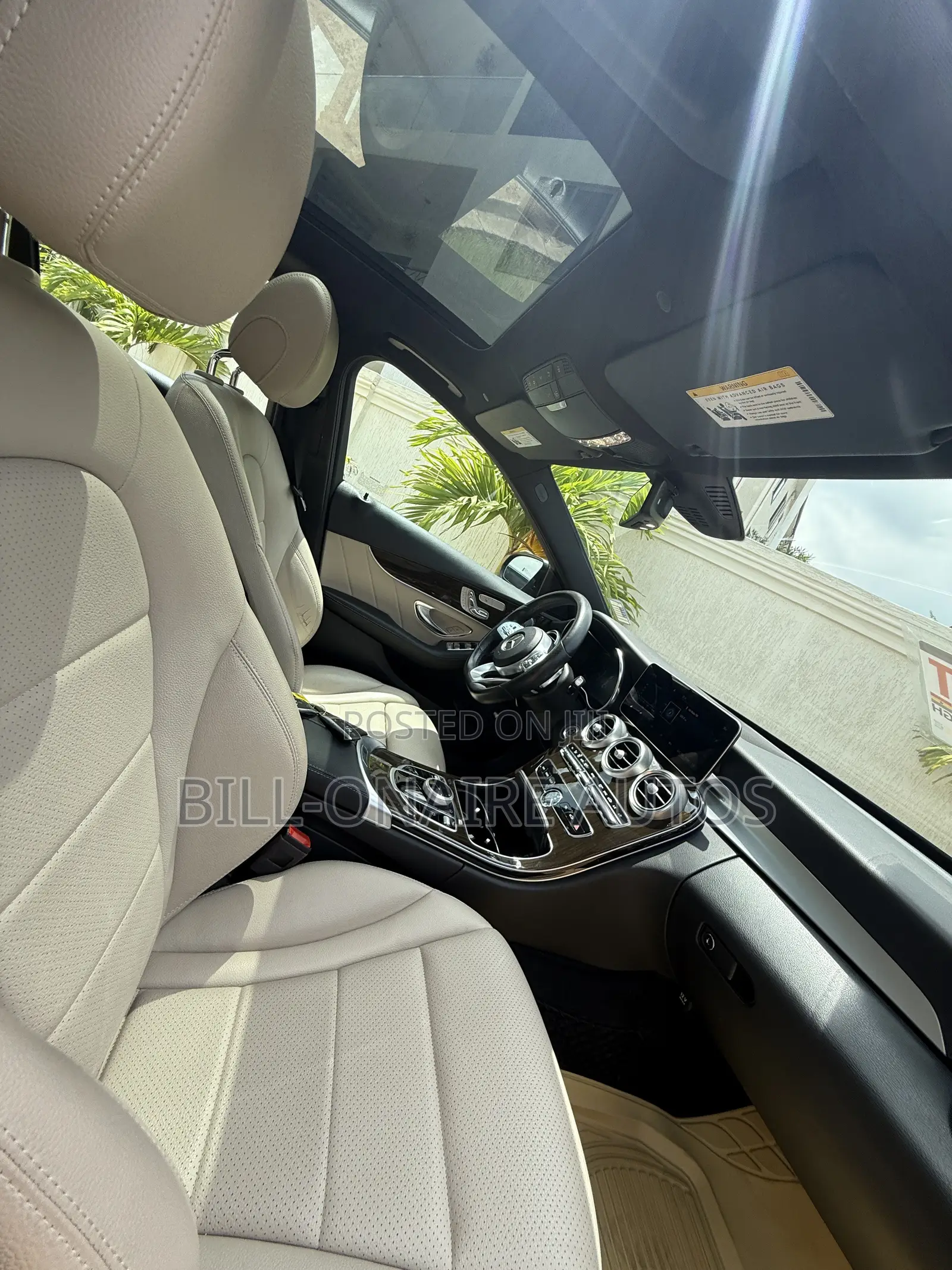 Mercedes-Benz C300 2019 Blue