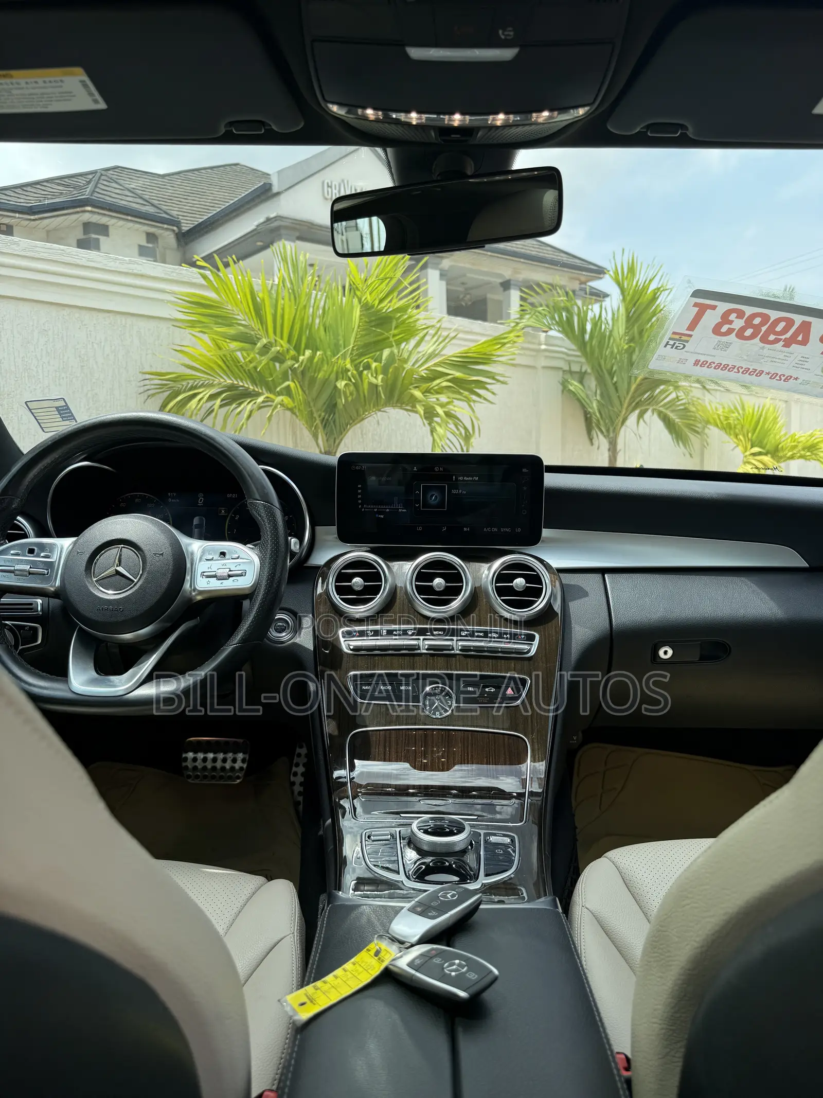Mercedes-Benz C300 2019 Blue