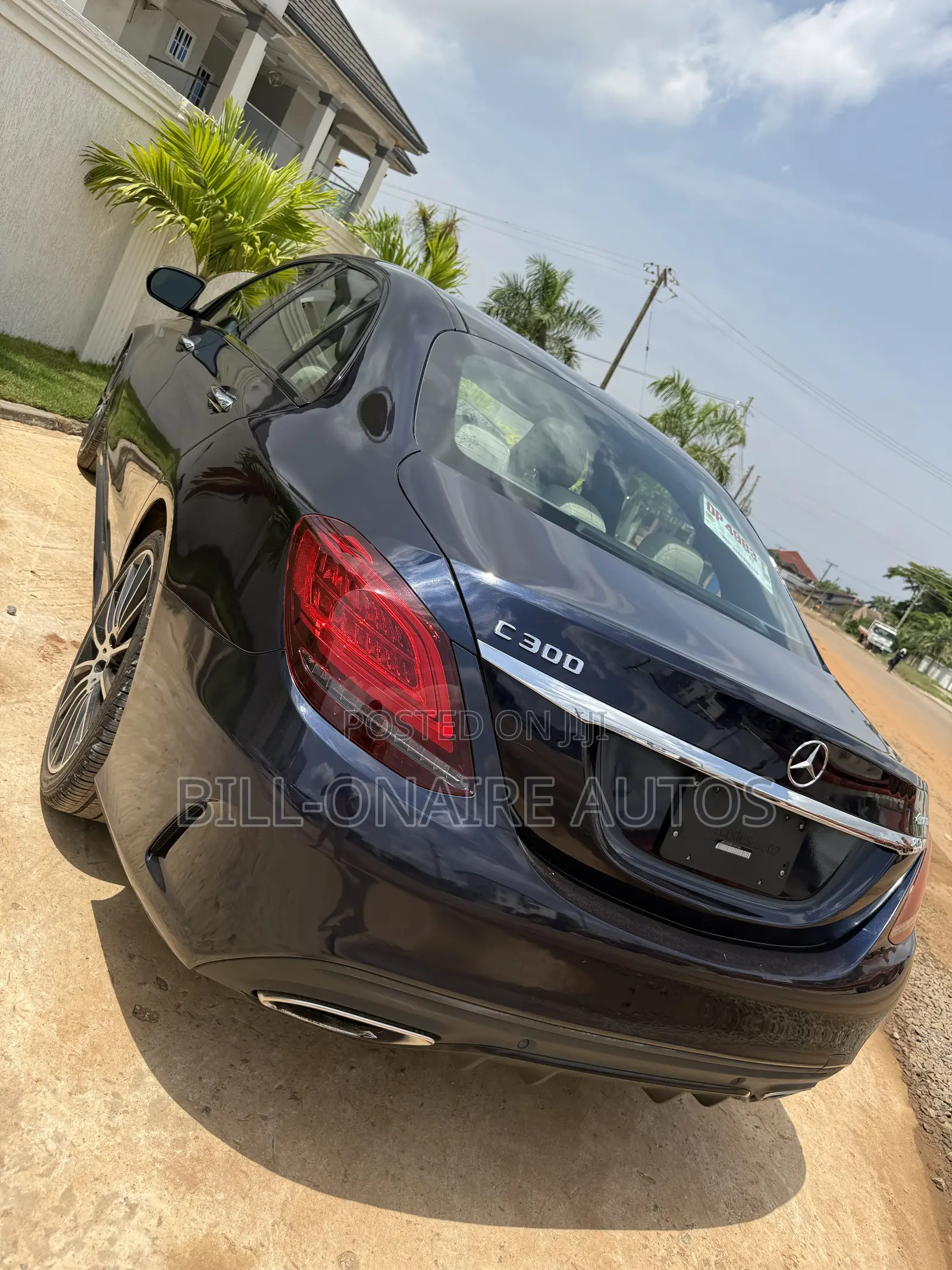Mercedes-Benz C300 2019 Blue