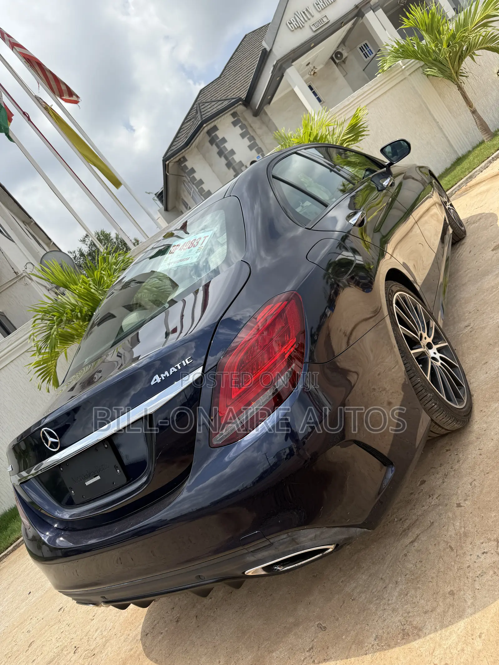 Mercedes-Benz C300 2019 Blue