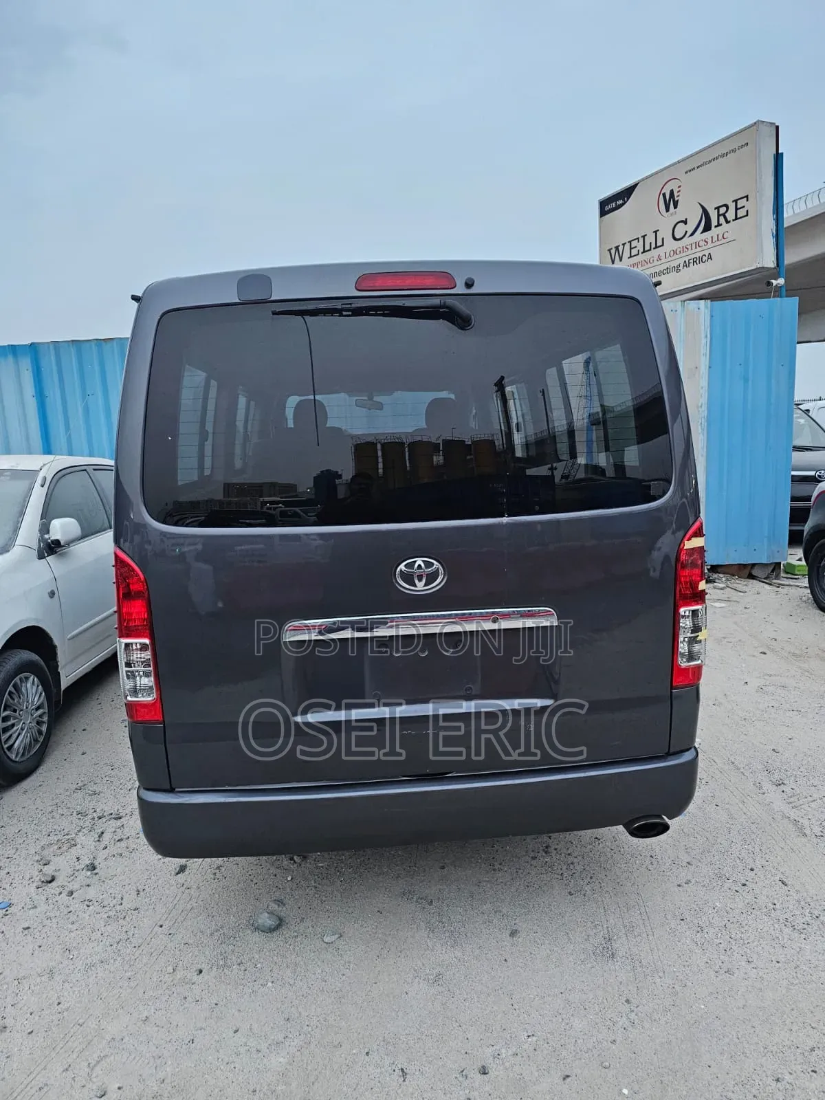Toyota HiAce 2011 Grey