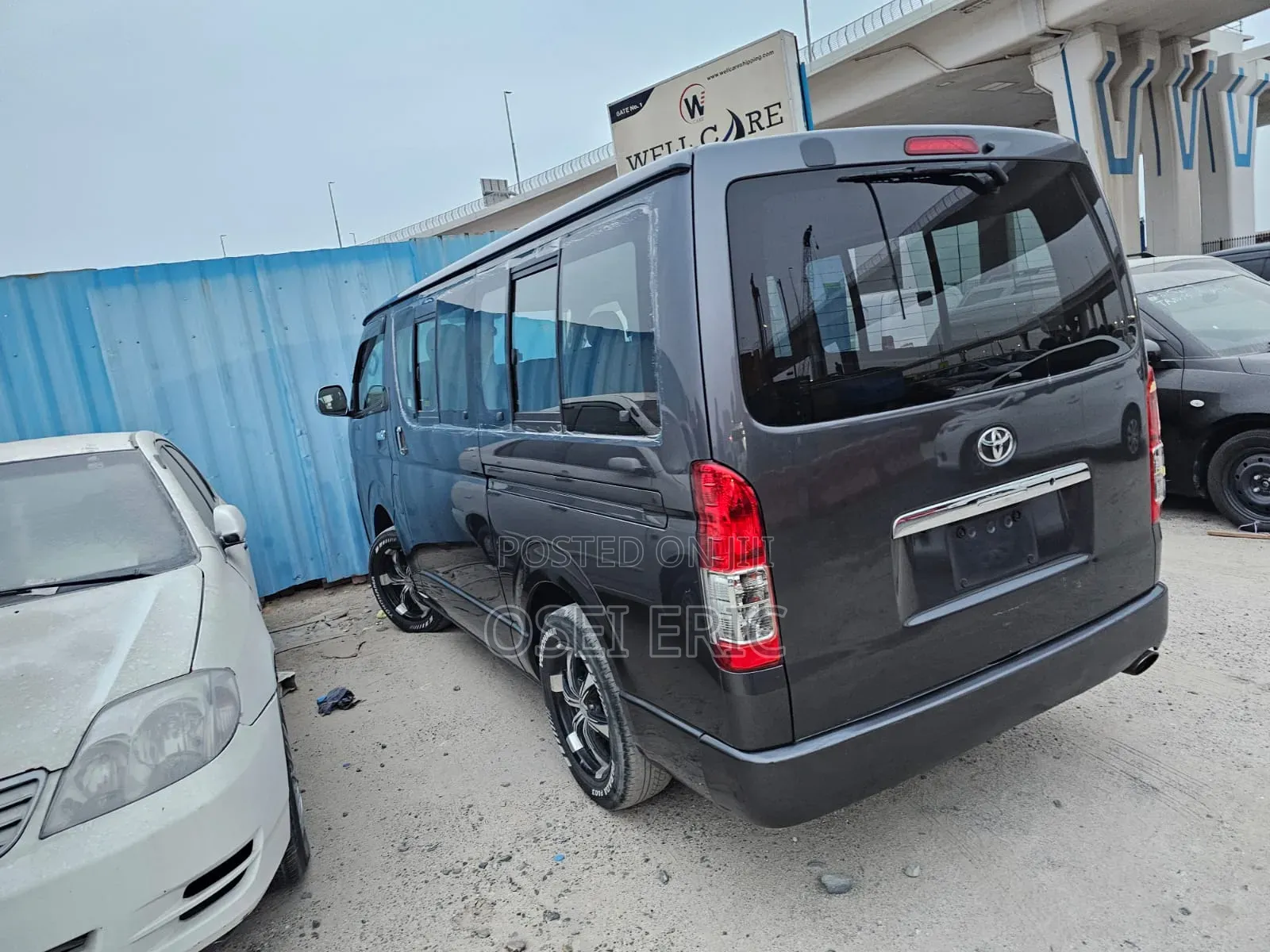 Toyota HiAce 2011 Grey