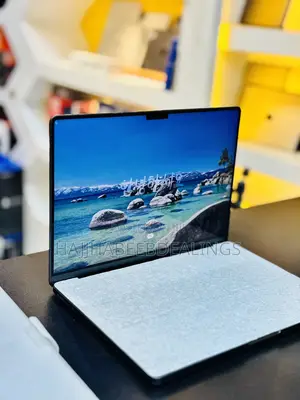 New Laptop Apple MacBook Pro 2025 M5 16GB Apple M5 SSD 512GB