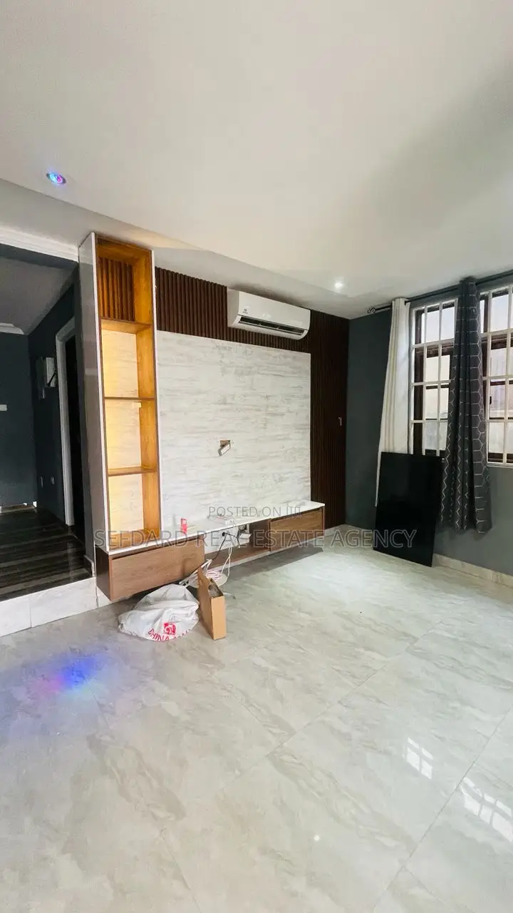 Furnished 6bdrm Duplex in Sefdard Properties, Ablekuma for sale