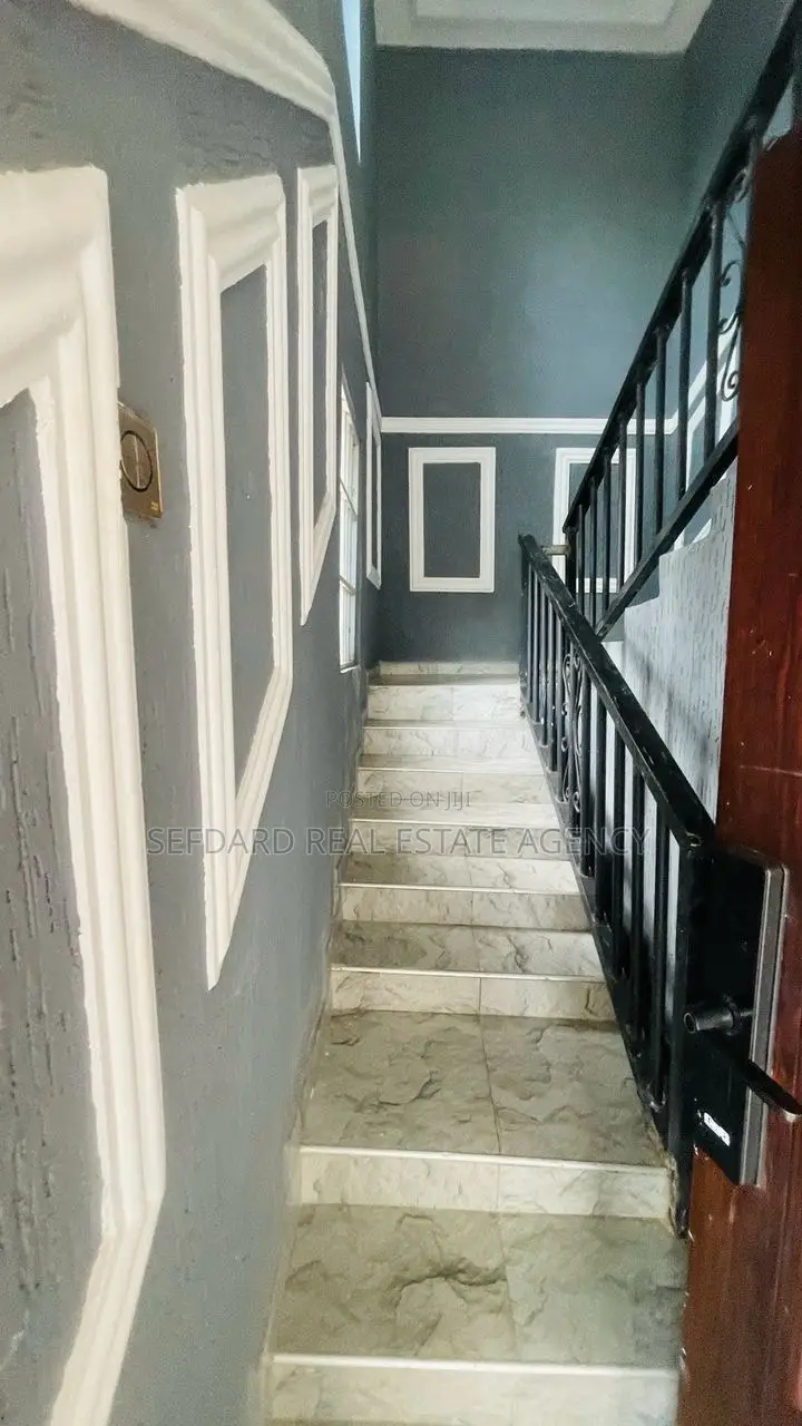 Furnished 6bdrm Duplex in Sefdard Properties, Ablekuma for sale