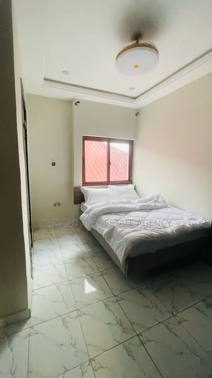 Furnished 6bdrm Duplex in Sefdard Properties, Ablekuma for sale