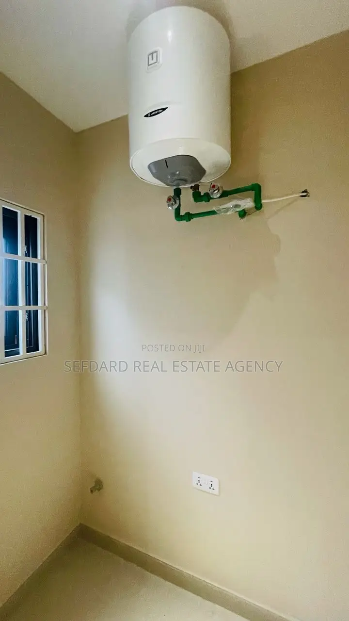 3bdrm House in Sefdard Properties, Pokuase for sale
