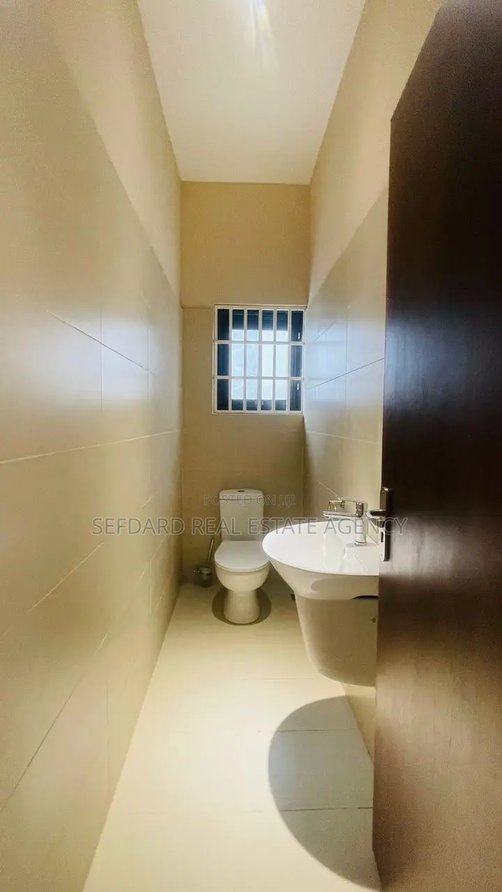 3bdrm House in Sefdard Properties, Pokuase for sale