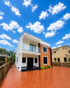 Furnished 4bdrm Townhouse / Terrace in American House, East Legon