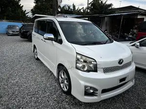 Toyota Voxy 2015 White