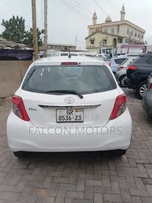 Toyota Vitz 1.3 FWD 5dr 2012 White