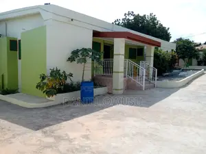 3bdrm Apartment in School Junction for rent