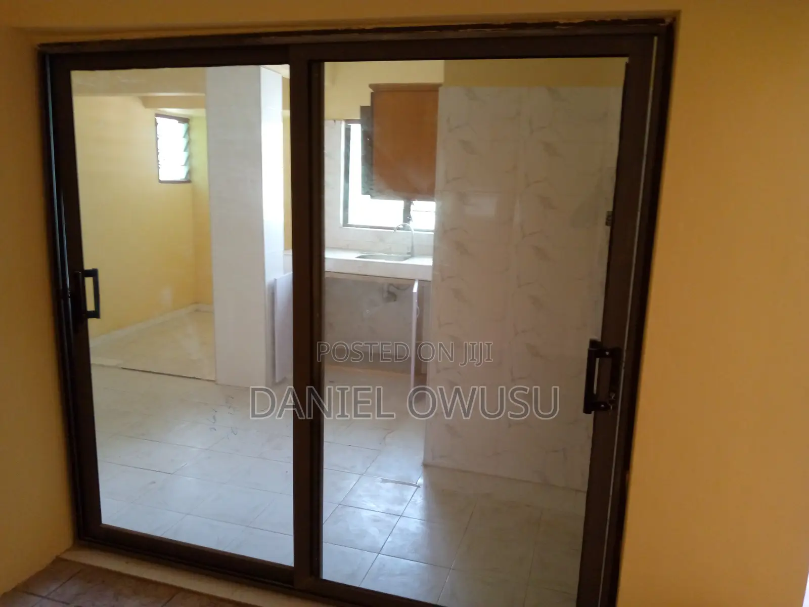 3bdrm Apartment in School Junction for rent