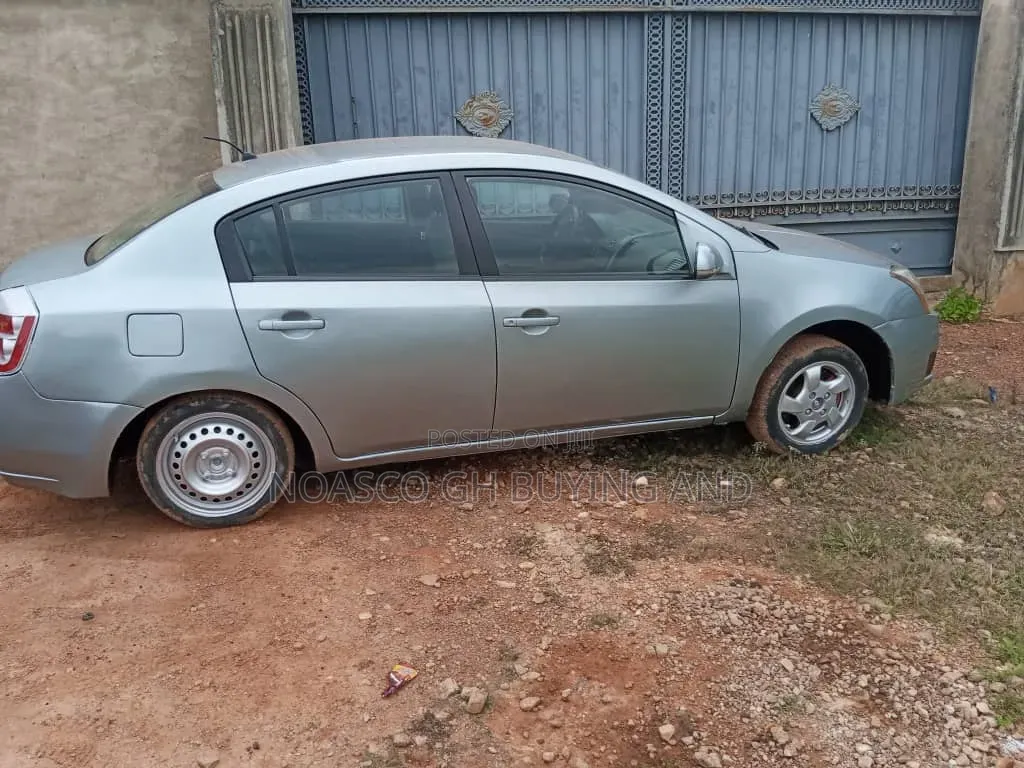 Nissan Sentra 2009 Silver