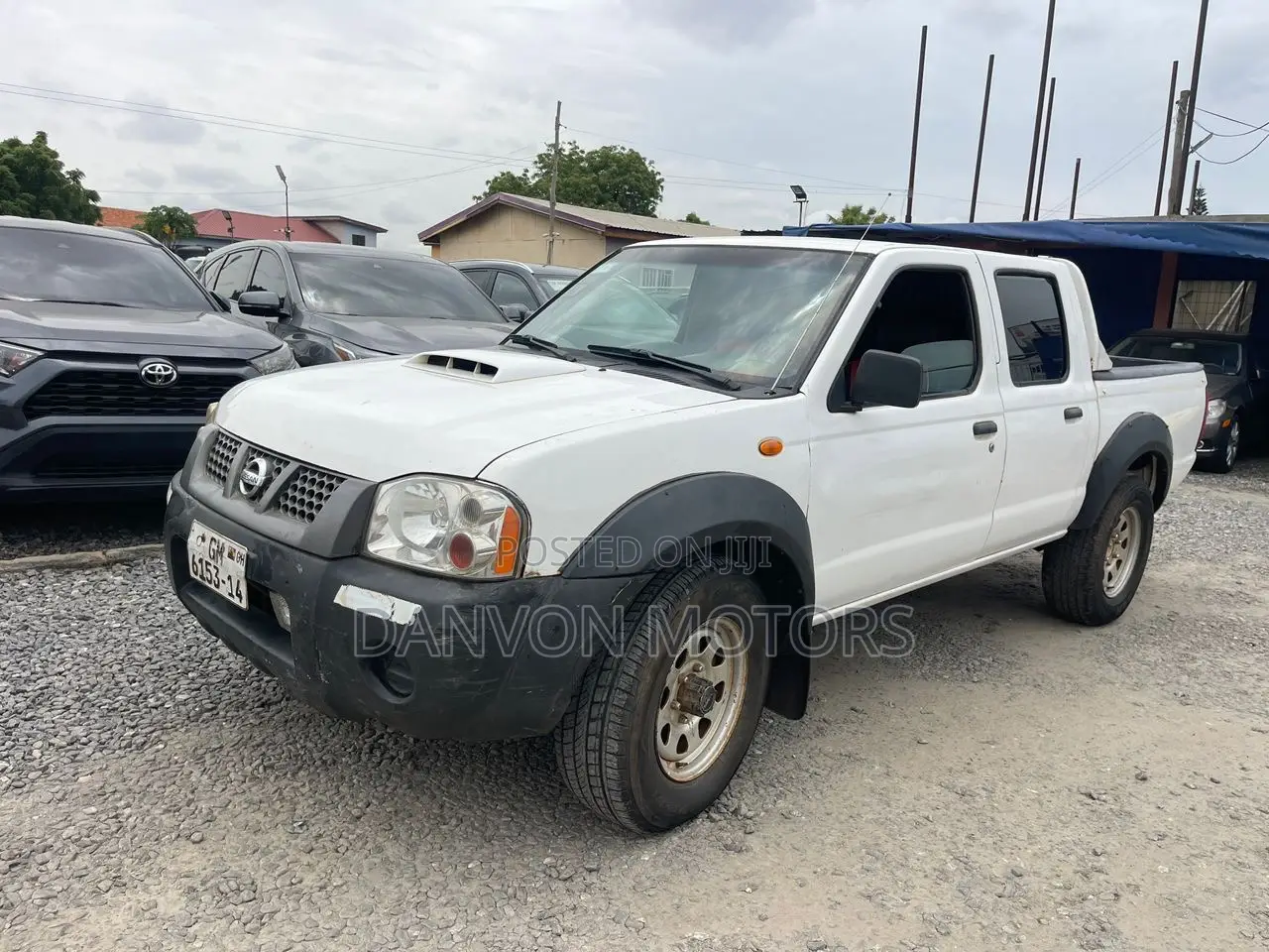Nissan Hardbody 2014 White