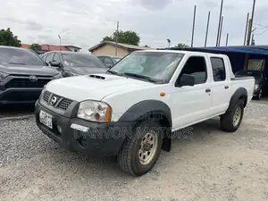 Nissan Hardbody 2014 White