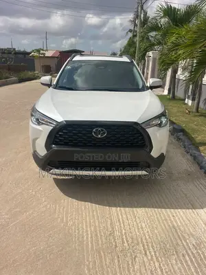 Toyota Corolla Cross LE AWD 2023 White