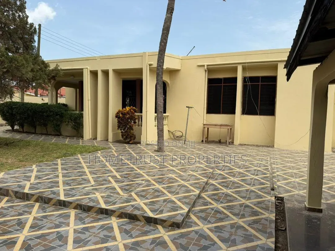 5bdrm House in Haatso Westland, Antis for rent