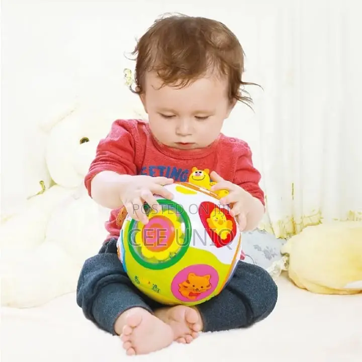 Interactive Crawling Ball for Babies With Light and Sound